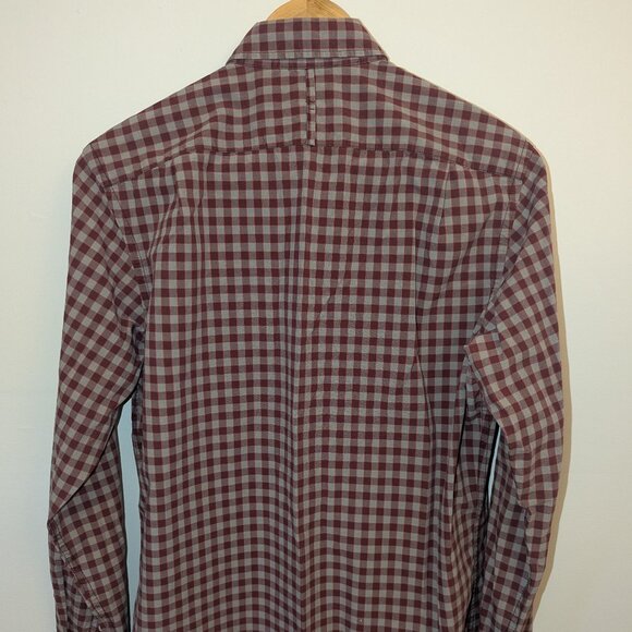 Men's Banana Republic Red Checkered Button-Up - Picture 2 of 8